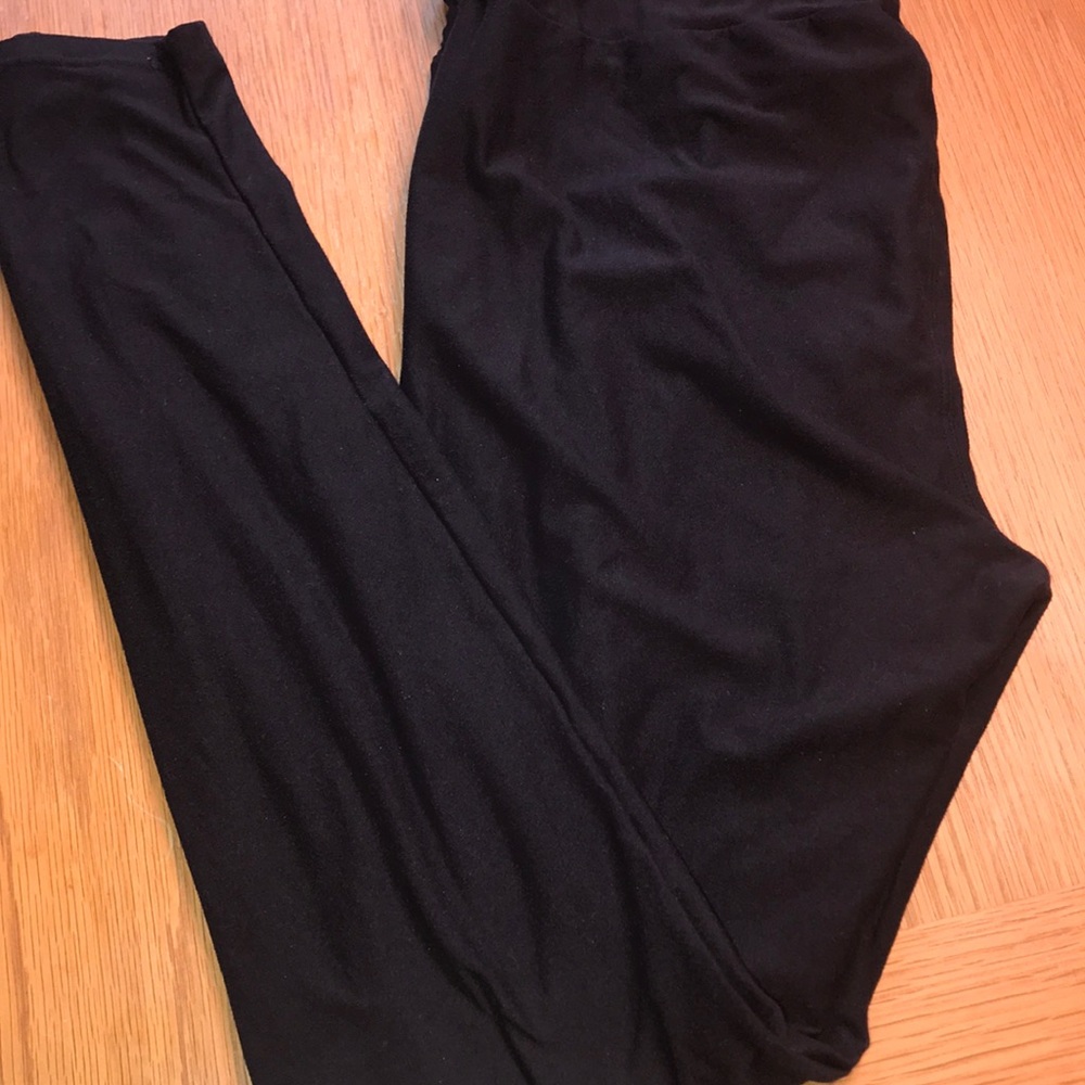LuLaRoe TC Leggings. BLACK.